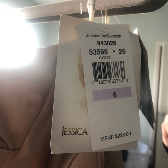 Dress - Picture 4 of 4